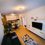 Cozy Retreat Grand Chalet Aparthotel