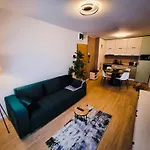 Cozy Retreat Grand Chalet Aparthotel